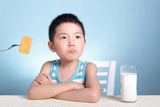 Tiêu chí chọn sữa tăng cân cho bé 1 tuổi an toàn và phù hợp từng thể trạng