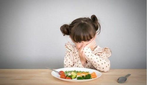 Tìm hiểu nguyên nhân vì sao trẻ lười ăn và chậm lớn